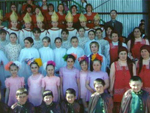 Народный ансамбль «Гумыр» с учащимися школы искусств на отчетном концерте, посвященном Дню района